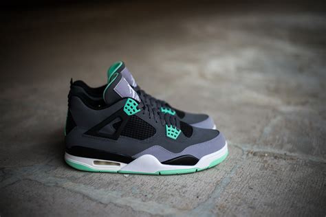 Air Jordan Retro 4 (Green Glow) | Live.. Love.. Dream.. Triumph