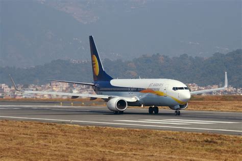 File:Jet Airways Boeing 737-800 UA-320-1.jpg - Wikimedia Commons