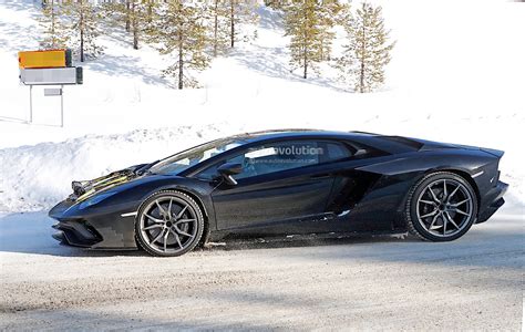 Lamborghini Aventador Wrapped in Gold Chrome autoevolution - Car Model ...