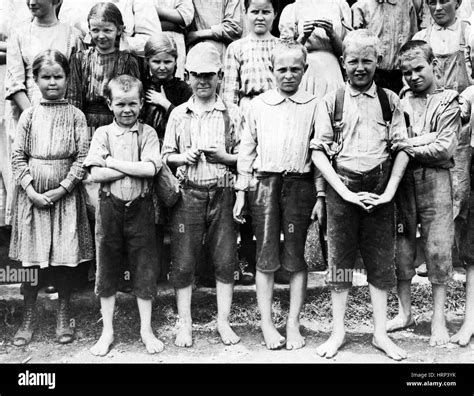 Mississippi Cotton Mill Workers, 1911 Stock Photo - Alamy