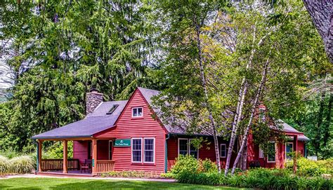 Cedar House: Poconos Cabin at Shawnee Inn & Golf Resort