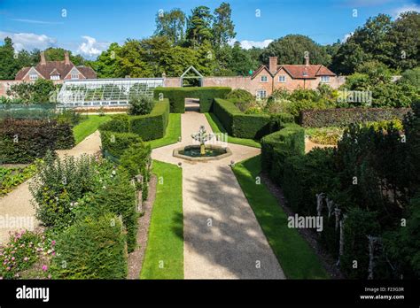 Beaulieu gardens hampshire hi-res stock photography and images - Alamy