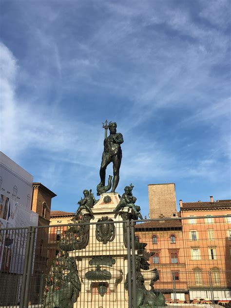 Neptune statue, Bologna, Italy | Places worth visiting, Neptune statue ...