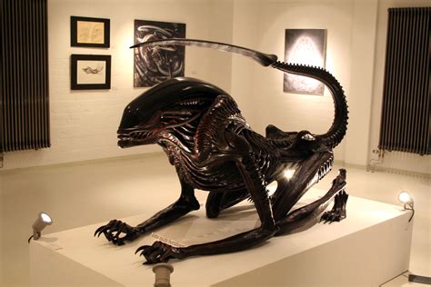 HR Giger - Alien sculpture Hr Giger Alien, Hr Giger Art, H.r. Giger, Alien Covenant, Science ...