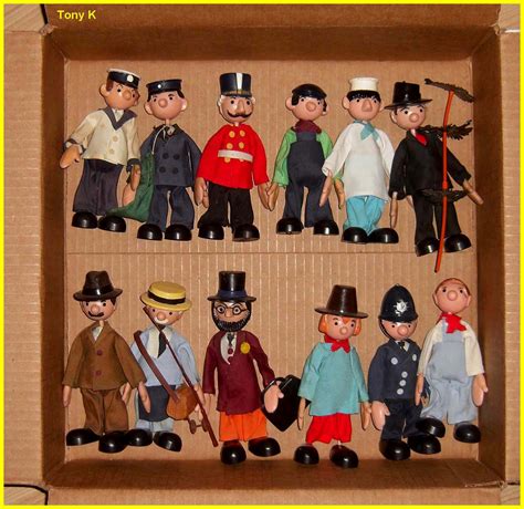 MOONBASE CENTRAL: TONY K'S MARX TWISTABLE CAMBERWICK GREEN FIGURES