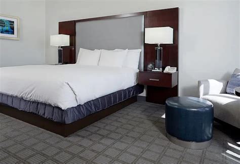 Rooms - Hilton Scranton & Conference Center