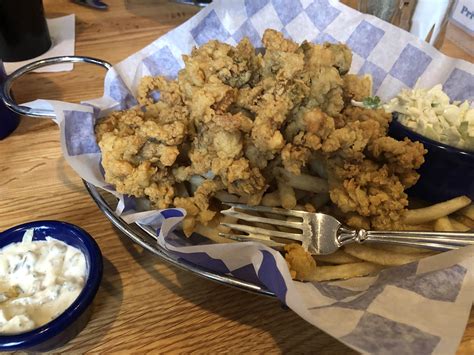 [I ate] Whole Belly fried clams w/fries and slaw : food