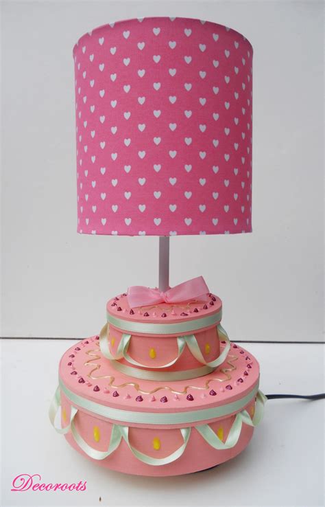 Lampe de chevet fille gâteau anniversaire rose - Enfant bébé/Luminaire enfant bébé - decoroots
