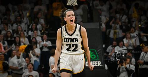 Caitlin Clark named finalist for Naismith Award