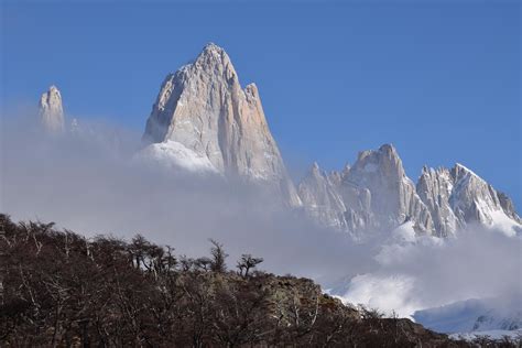 El sendero al Fitz Roy en El Chaltén y la ruta a la Laguna de los Tres ...