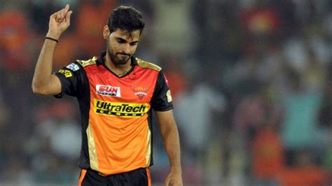 Top 5 Best Bowling Performances of Bhuvneshwar Kumar in IPL