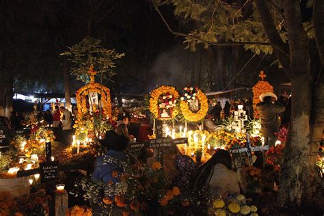 Day of the Dead in Pátzcuaro, Michoacán 2024 - zocalofolkart.com