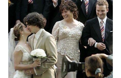 Sophie Grégoire, Justin Trudeau's Wife, Full Of Surprises (PHOTOS) | Moda in 2019 | Bodas ...