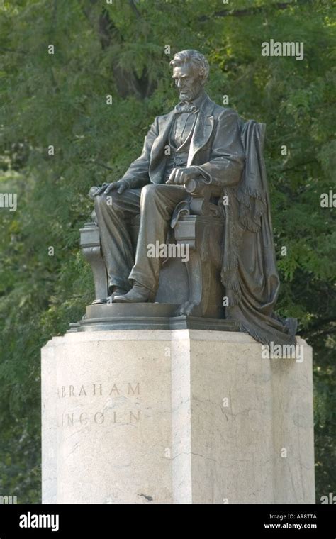 Abraham Lincoln statue in Chicago Stock Photo - Alamy