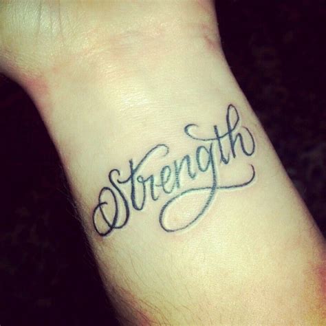 Strength tattoo. Like the script, but want it placed on my right side rib cage/oblique Wörter ...