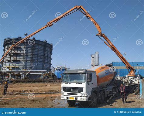 Concrete Pump Truck Stock Images - Download 411 Royalty Free Photos