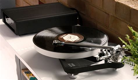 Rega Naia Reference Turntable - Preview - From Vinyl To Plastic