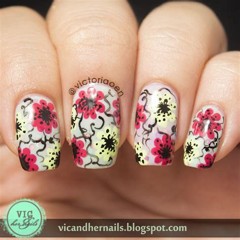 Vic and Her Nails: Pastel Floral Nails