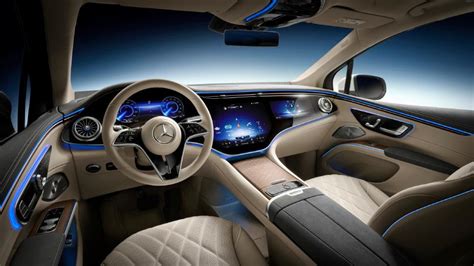 Mercedes-Benz shows off the interior of the 2023 EQS SUV | TechCrunch