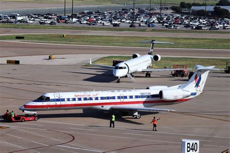 American Eagle ERJ-140 | American airlines, American, American eagle