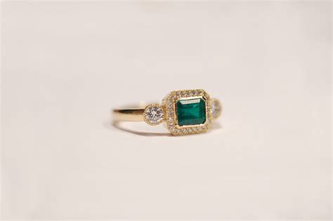 LAURA ENGAGEMENT RING – Charlotte Penman