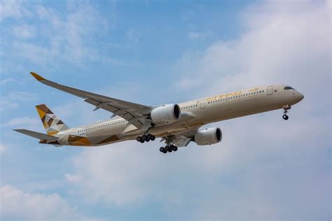 Cost containment and travel demand help Etihad return to profitability - AeroTime