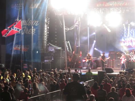 Lynyrd Skynyrd Concert Photos | Concert Archives