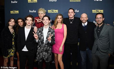 Pete Davidson shows brotherly love to Machine Gun Kelly at the premiere ...