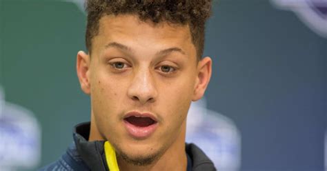 NFL roasts Chiefs' Patrick Mahomes with Texas WR Xavier Worthy 40-yard dash Simulcam