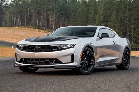 Silver Ice Metallic 2019 Camaro 1LE Turbo: Photo Gallery | GM Authority