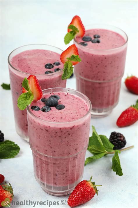 20 Easy, Healthy, & Delicious Berry Smoothie Recipes