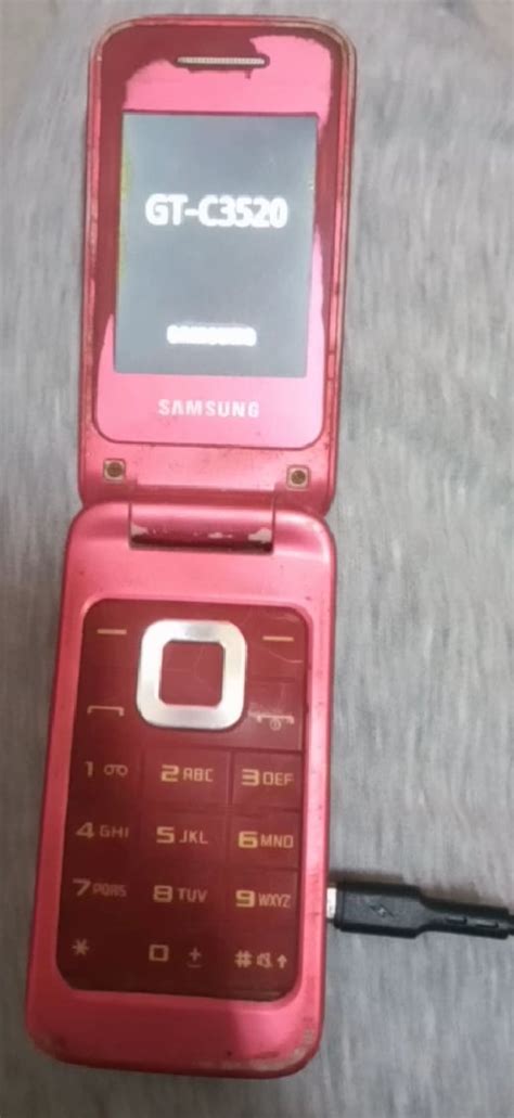 old flip phone does this when charging but won't turn on : r/phonerepair