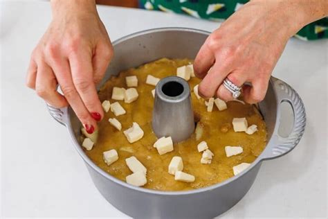 Jewish Apple Cake - The Lemon Bowl®