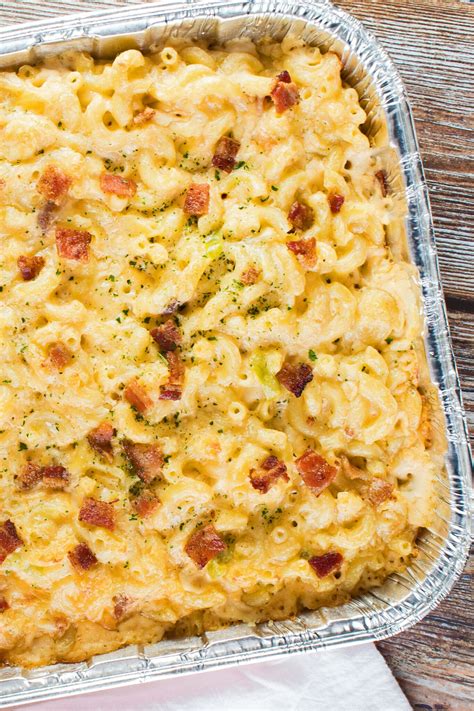 Smoked Mac and Cheese {with Bacon, Jalapeno & Smoked Gouda} | Bake It ...