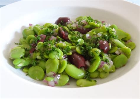 Veganise This!: Fasolia Ksera (Broad bean salad)