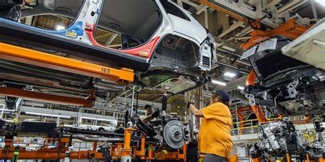 Stellantis to shutter Belvidere Jeep Cherokee assembly plant | Crain's ...