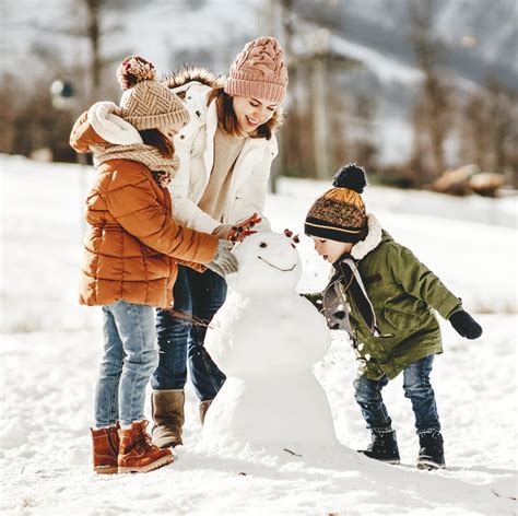 How to Build a Snowman: 5 Easy Steps for Snowman Building