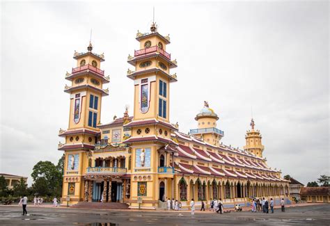 Cao Dai Great Temple - home to a unique religion in Vietnam | Places Happen