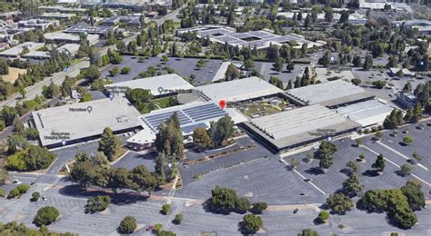 Tesla leases 325,000 square foot office space in Palo Alto, California ...