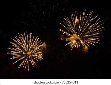 184,137 Yellow fireworks Images, Stock Photos & Vectors | Shutterstock