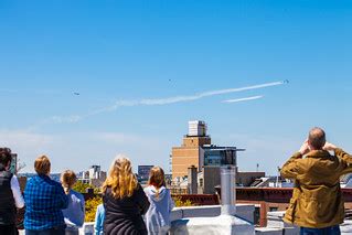 New Yorkers Watching the Blue Angels and Thunderbirds | Flickr