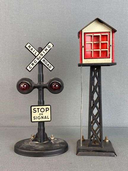 Group of 2 Marx O Scale Train Accessories - Matthew Bullock Auctioneers