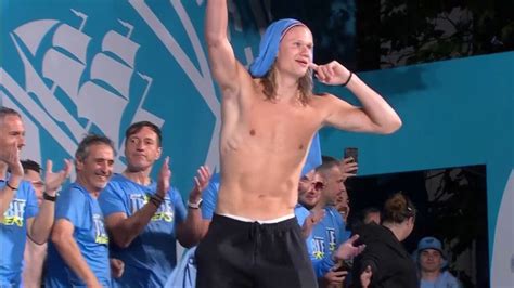 Erling Haaland leads Manchester City celebrations! | Phillips sings ...