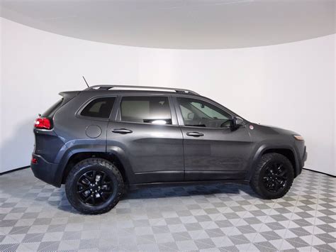 Pre-Owned 2015 Jeep Cherokee Trailhawk Sport Utility in Parkersburg #D8139B | Astorg Auto