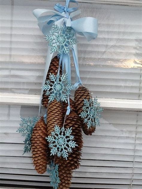 48 Fabulous Christmas Pine Cone Decorations - PIMPHOMEE | Новогодние украшения, Рождественские ...