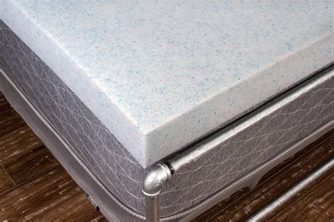 4 lb Ultimate Dreams Gel Memory Foam Topper - Mattress Toppers