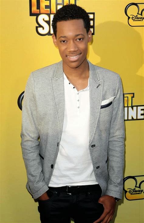 Welcome To EAZYMEDIA: The Walking Dead' Casts 'Everybody Hates Chris ...