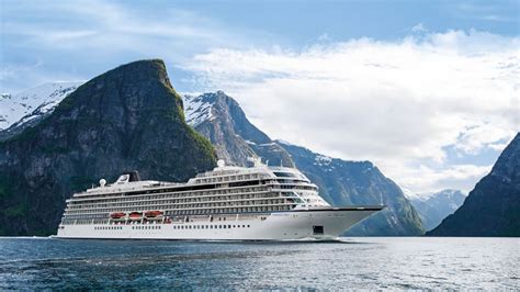 Iceland & Norway's Arctic Explorer - Viking (14 Night Cruise from Bergen to Reykjavik)