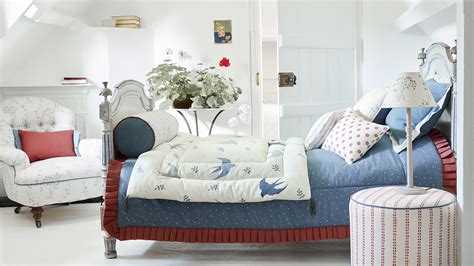 Small Cottage Bedroom Decorating Ideas | www.cintronbeveragegroup.com