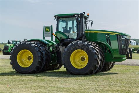 John Deere 4 Wheel Drive Tractor Editorial Stock Image - Image of equipment, wheel: 32974804